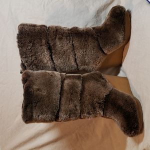 NWT Tory Burch Fur Wedge Crepe Sole Boots